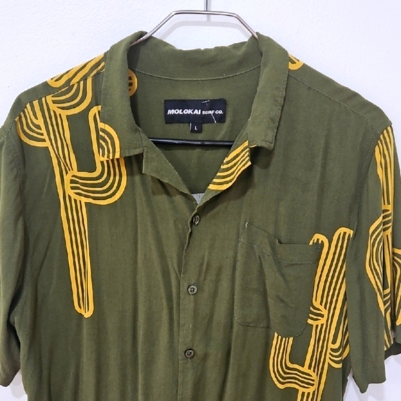 Molokai Men's Olive Cactus Print Casual Shirt - Picture 6 of 6